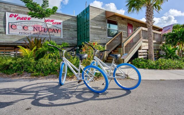 Aqua Lodge Rentals At Coconut Cay