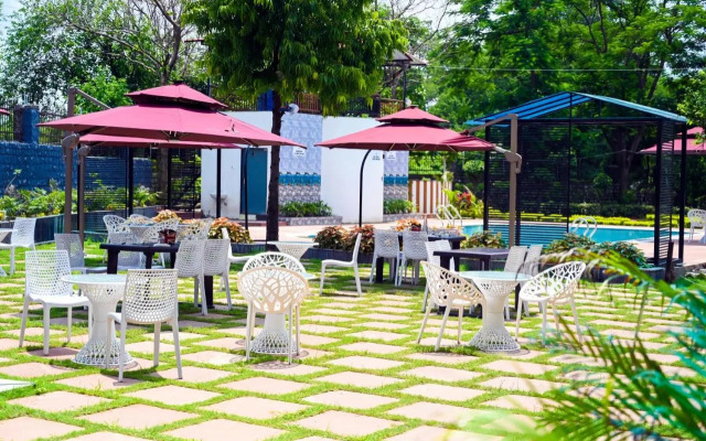 TGI Insignia Resort and Villas