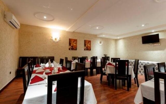 Mokorro Hotel