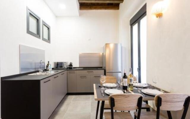 Oak & Sandstone - Modern Studio