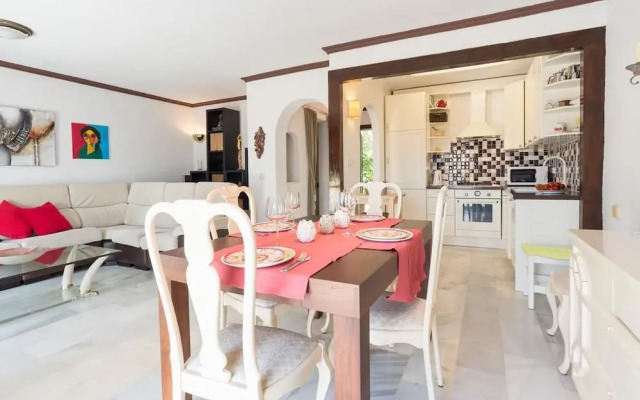 MalagaSuite Beautiful Village Calahonda