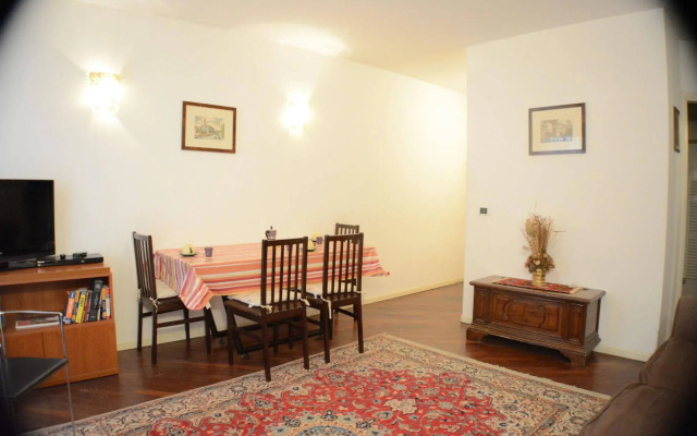 Sunny Venice Apartments