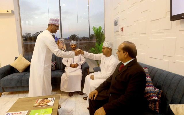 OYO 118 Golden Crown Hotel