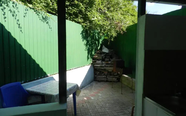 Guest House on Sportivnaya 1a