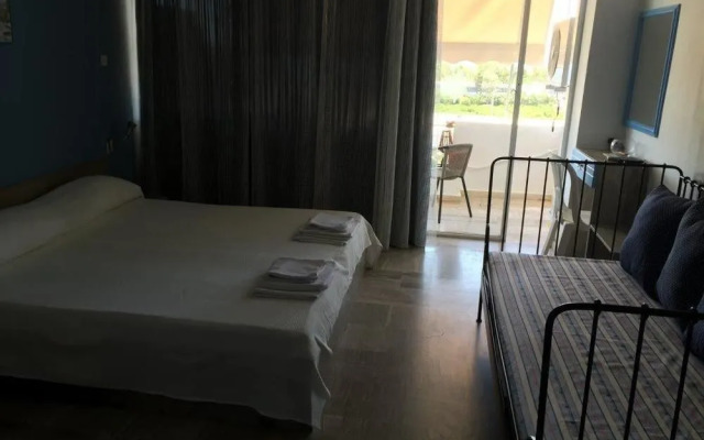 Alexandros Apartments