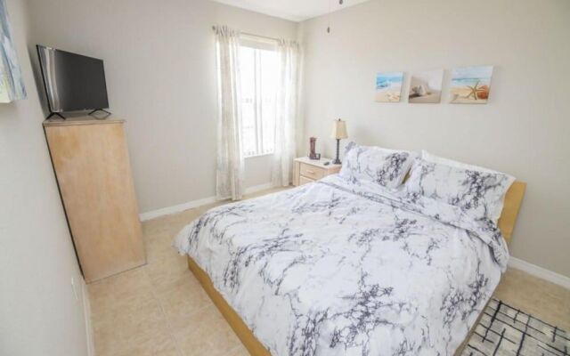 Bonita's Sweetwater Club Condo