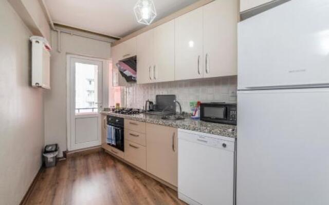 Centrally located 2 bedroom apt with Netflix
