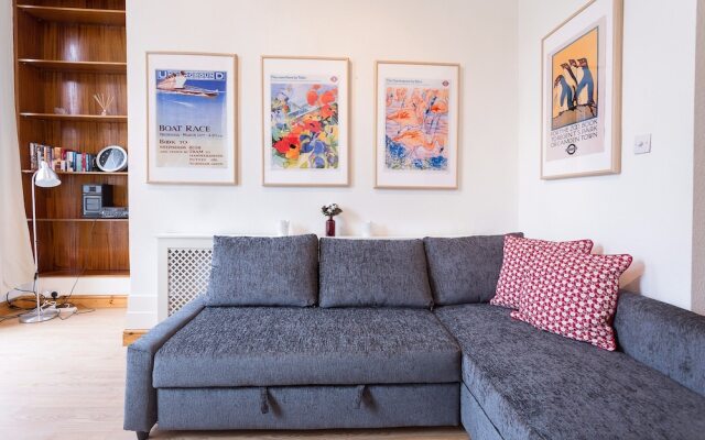 1 Bedroom Flat in Bayswater Accommodates 4