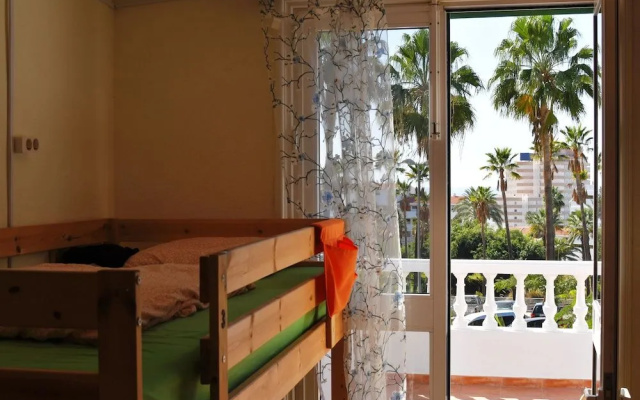 Endless Summer Hostel - Adults Only