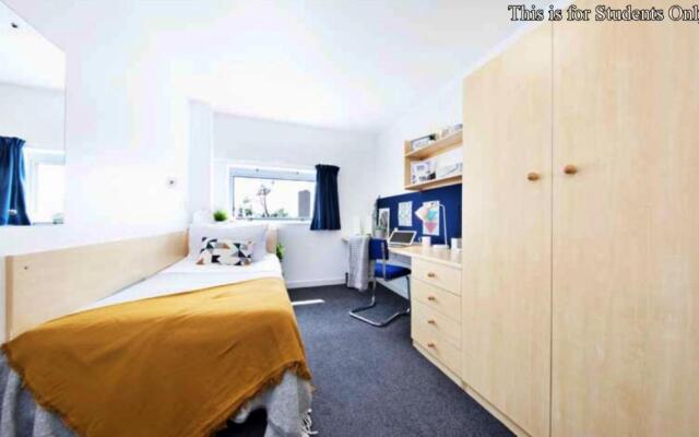 Bright Rooms for STUDENTS Only - Bedford, SK