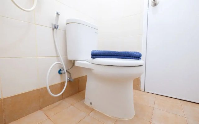 Compact Bassura City Apartment near Jatinegara