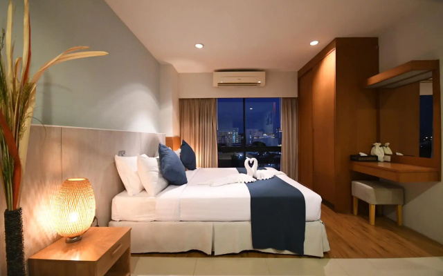 Crystal Jade Hotel