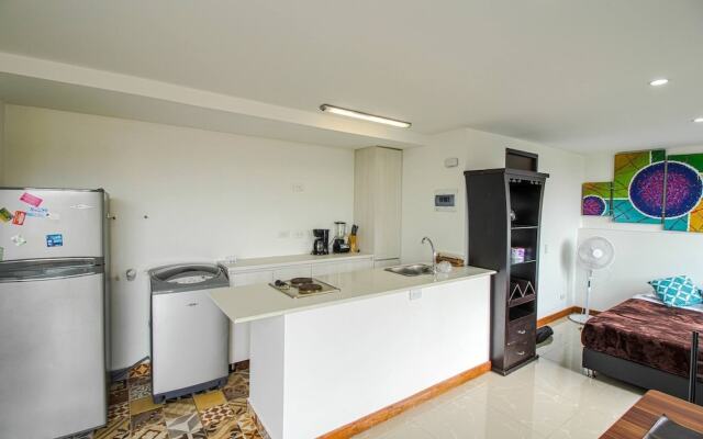 El Tesoro Studio Apartment High Floor 16