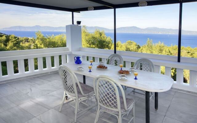 Villa Dream View in Theologos by GHH