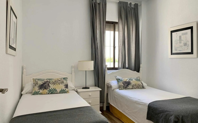 Apartamento F1 Urb Las Cañas