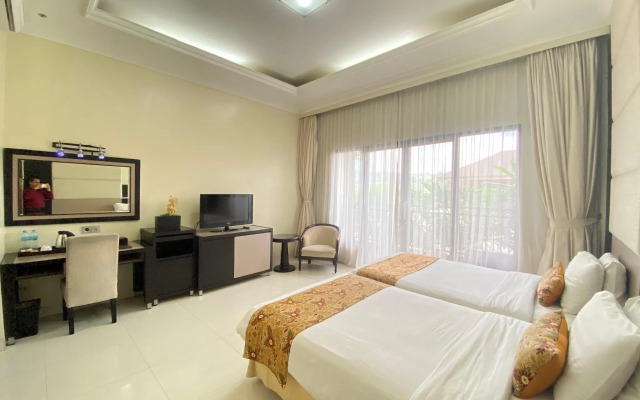 Grand Ussu Hotel & Convention