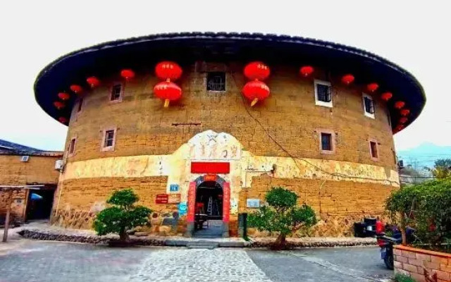 Tea Man Station 3 Fuqian Building 1906 Tulou Homestay