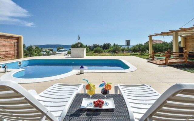 Nice Home in Kastel Sucurac With Wifi and 4 Bedrooms