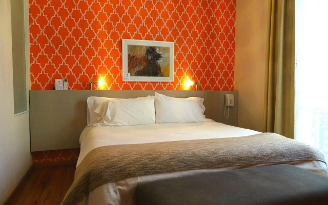 Sacha Mistol Art Hotel