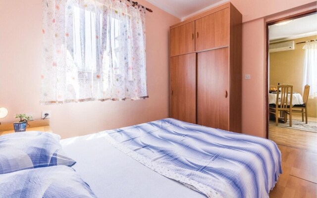 Awesome Home in Liznjan With Wifi and 2 Bedrooms