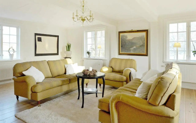 Five-Bedroom Holiday home in Hova 2