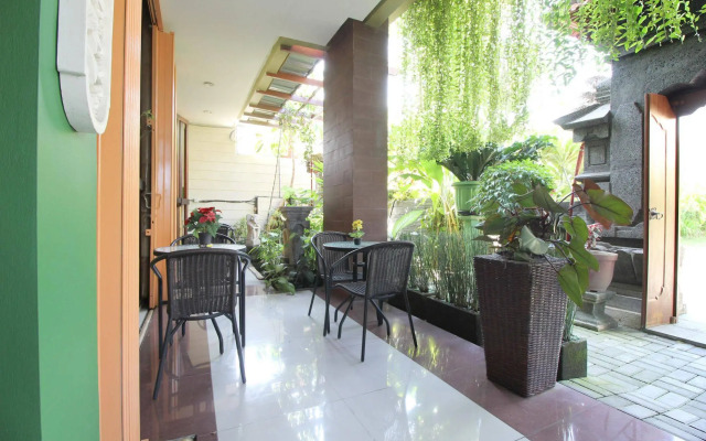 Airy Gianyar Hasanuddin Gang Dugul Sari Bali