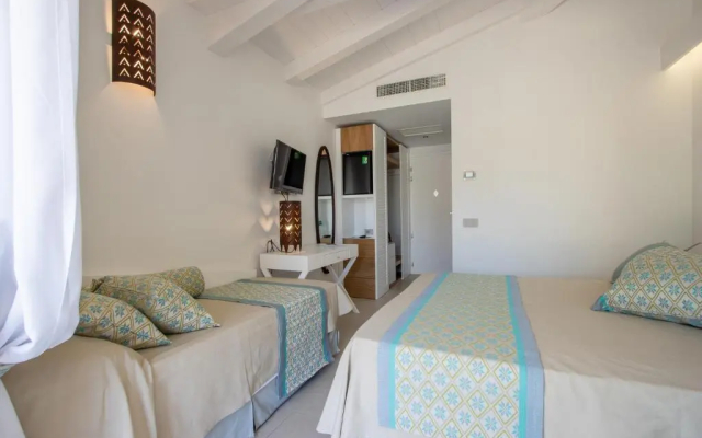Limone Beach Resort