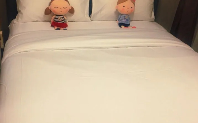 Dcondo Creek Design Room