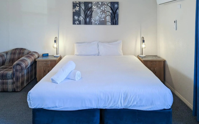 Arkana Motor Inn & Terrace Apartments