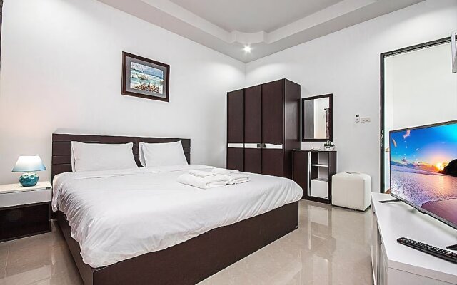 Baan Kiet 3 7 units 2 Bedroom Jacuzzi Townhomes