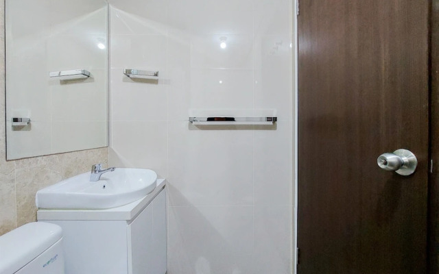 Homey And Relaxing Studio Transpark Bintaro Apartment