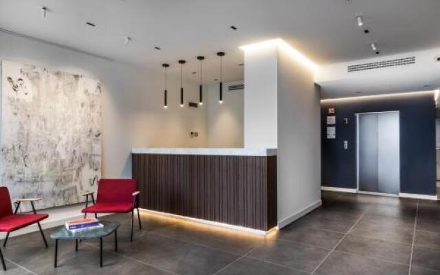 Co99 Art Building Residence