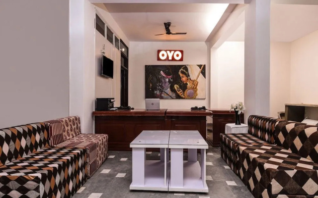 Golden Plaza By OYO Rooms