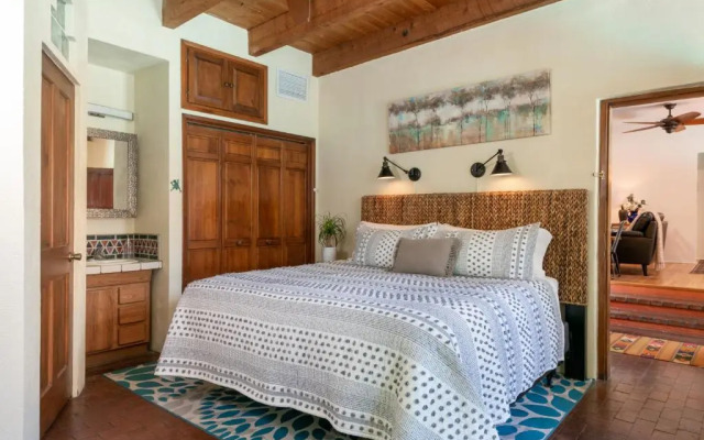 Adobe Rose Inn B&B