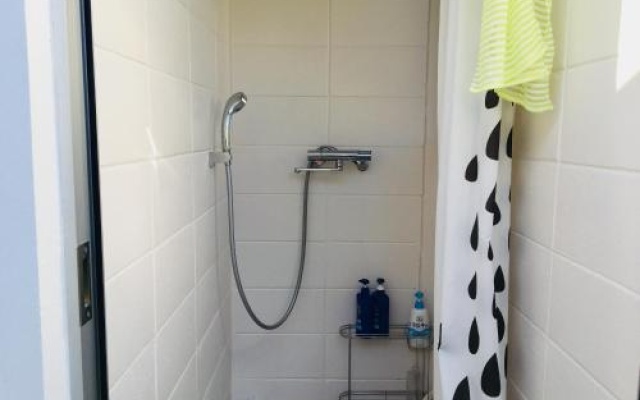 Tama – Bathroom – Onna