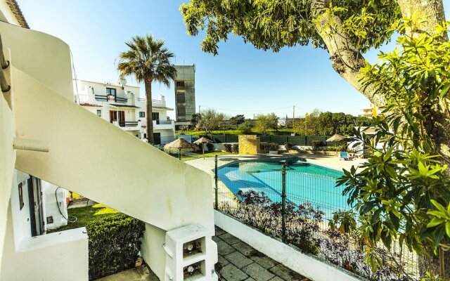 B20 - Sun and Pool Apartment
