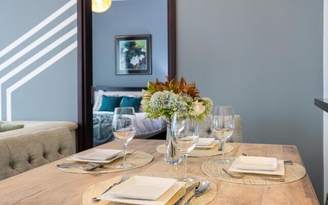 Chic 1BR with Burj Khalifa View in Downtown