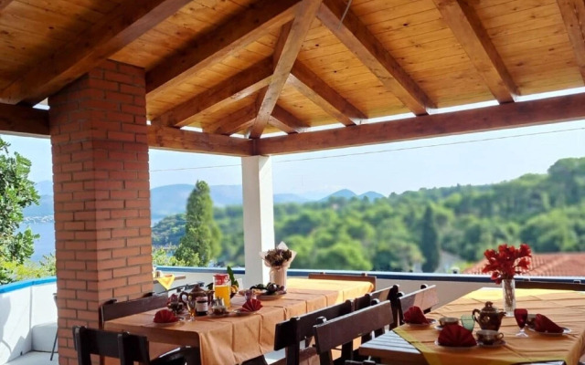 Restful Villa in Dalmatia With Garden