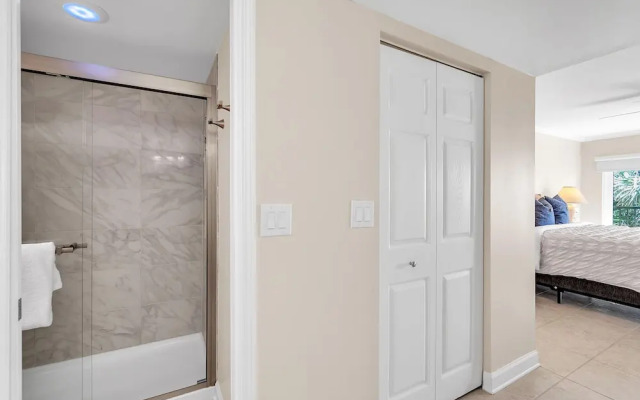 Land's End 11-306 Beach Front - Premier