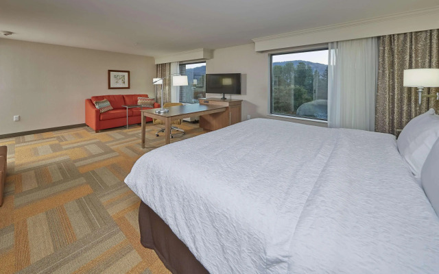 Hampton Inn & Suites Hood River