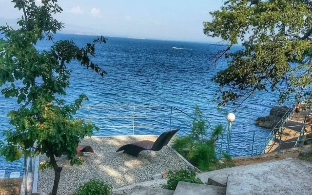 Secluded Lovran Apartment With Balcony and Patio