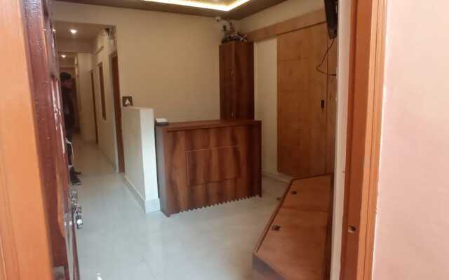 Goroomgo GP Mall Road Nainital