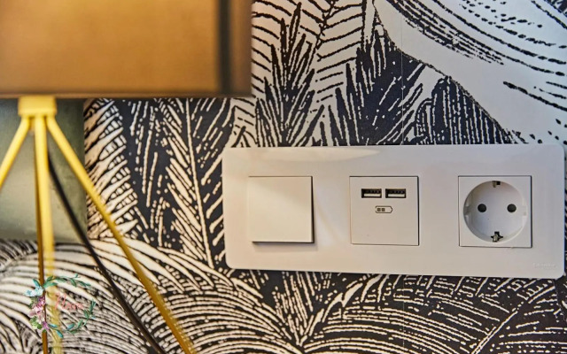 Parrot's House- Yumbo center