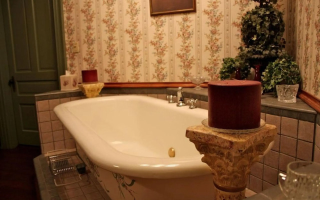 McFarlin House B&B