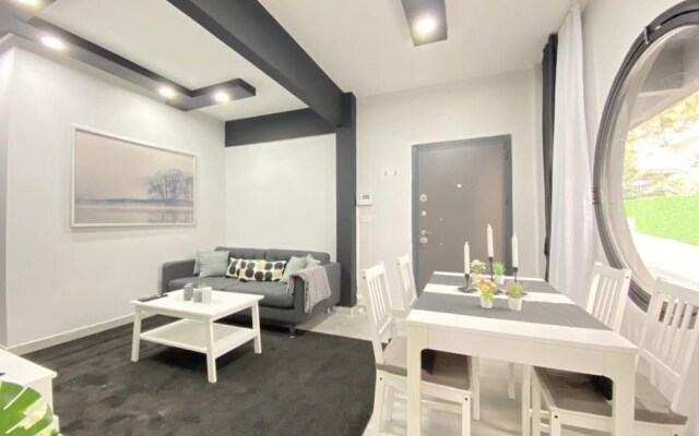 Flat Near Bagdat Street With Chic Interior Design