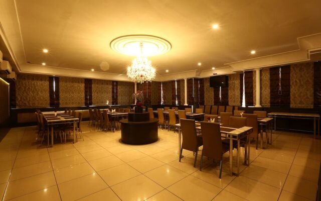 The Down Town Hotel