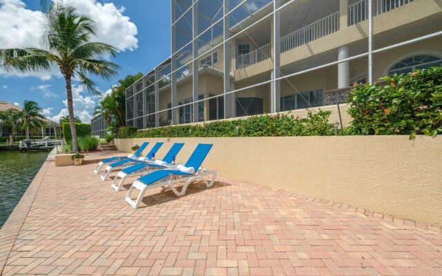 Waterfront Home With Pool, spa and 2nd Floor Balcony