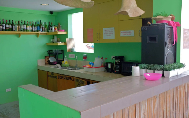 MNL Beach Hostel Boracay