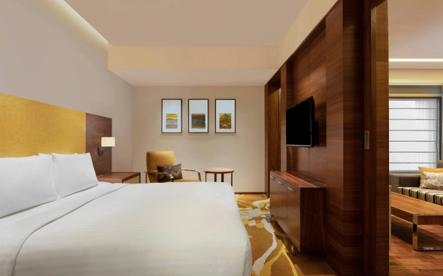 Courtyard by Marriott Raipur – Guest Rooms – Raipur