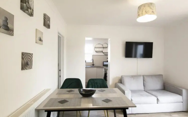 Gower Hideaway 2 Bed Apartment Ocean Breeze
